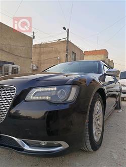 کرایسلەر 300